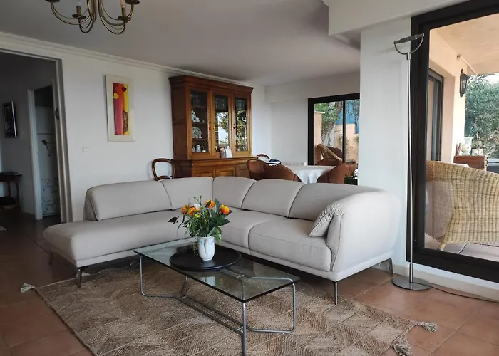 Апартаменты Nice Sea View Apartment Pool Terrace Air Conditioning Quiet